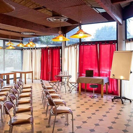 Ibis Budget Saint Christol Les Alès Esterno foto