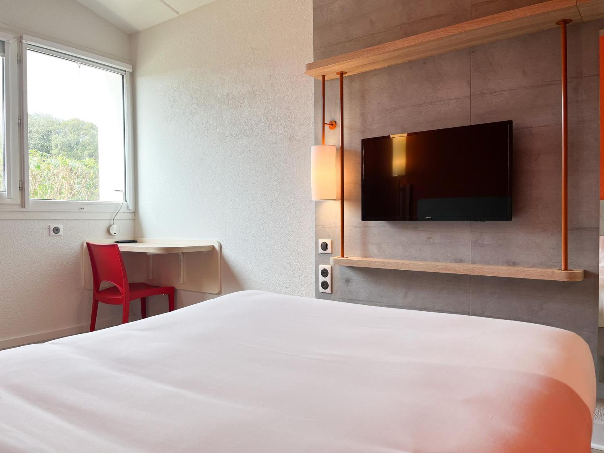 Ibis Budget Saint Christol Les Alès Esterno foto