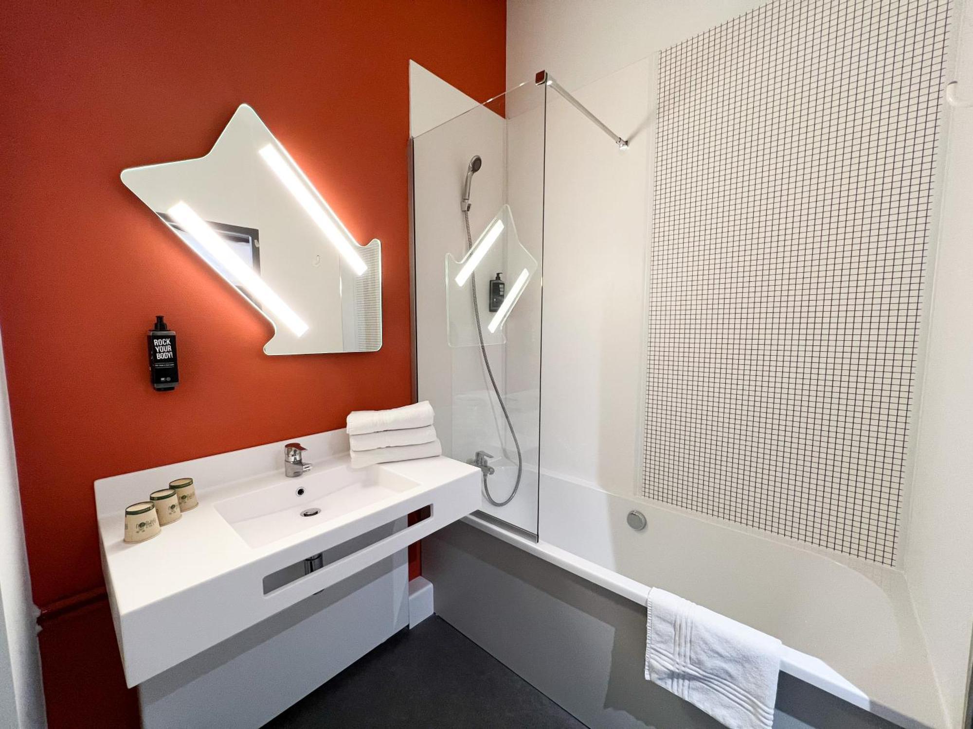 Ibis Budget Saint Christol Les Alès Esterno foto