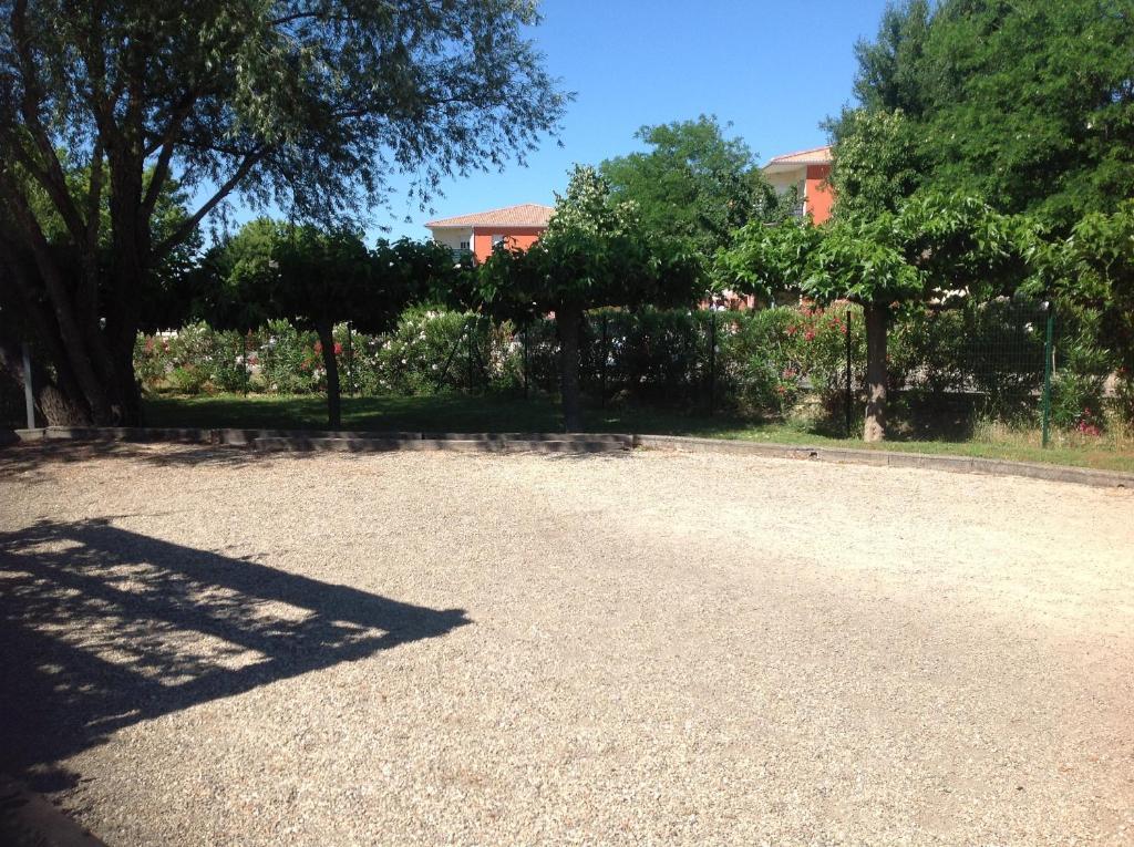 Ibis Budget Saint Christol Les Alès Esterno foto