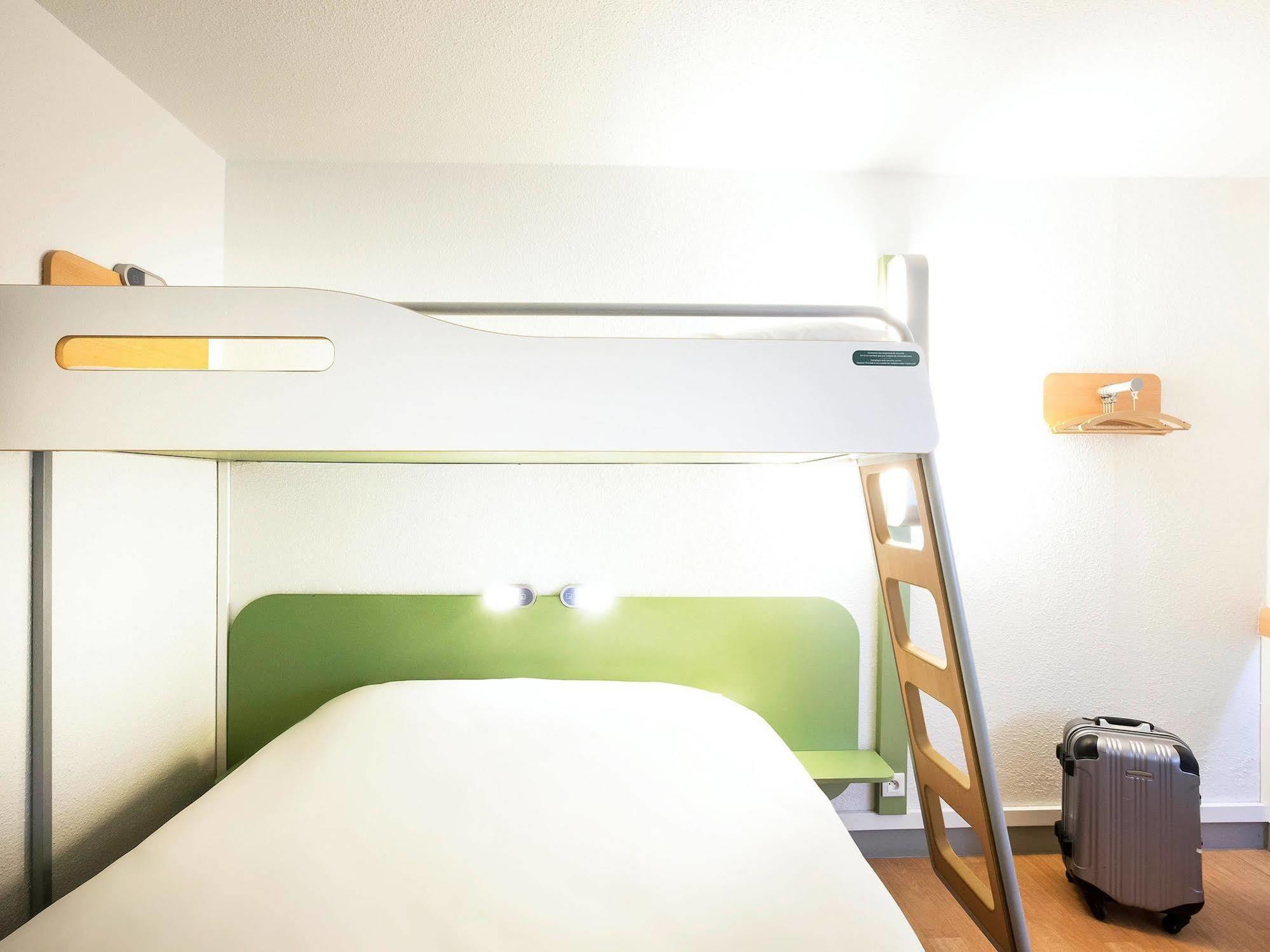 Ibis Budget Saint Christol Les Alès Esterno foto
