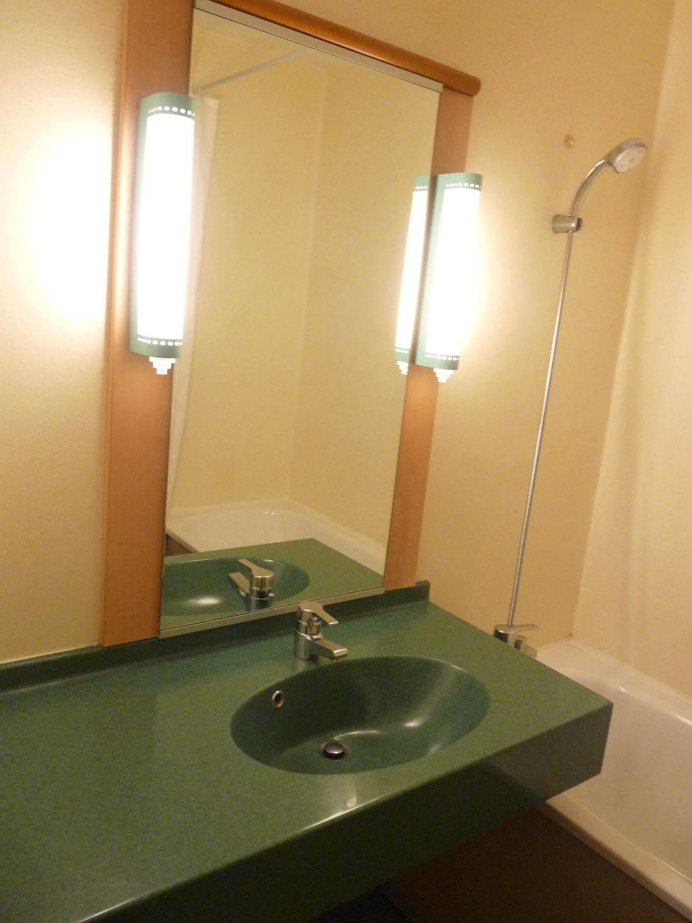 Ibis Budget Saint Christol Les Alès Esterno foto